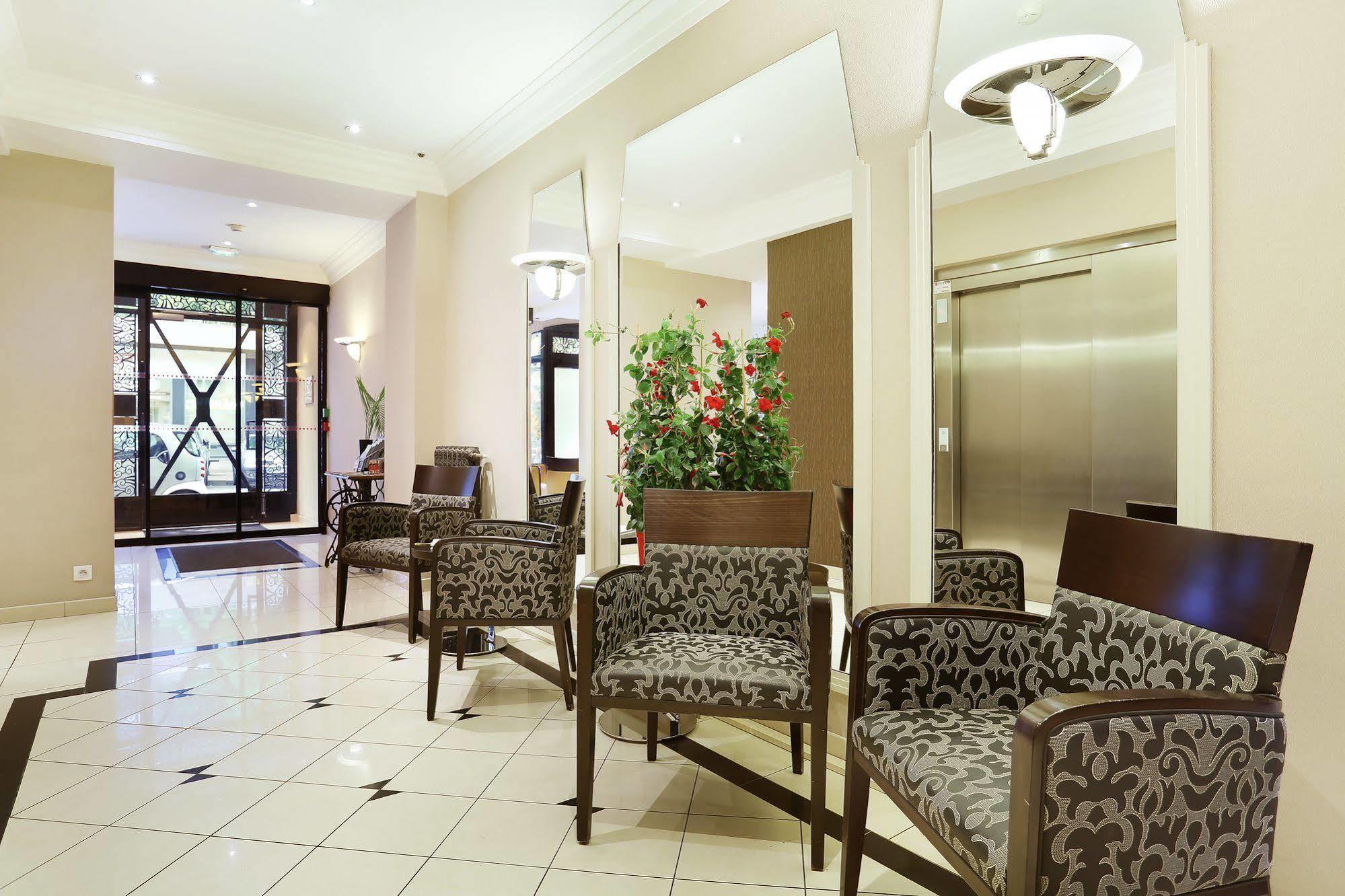 Du Moderne Hotel 3*